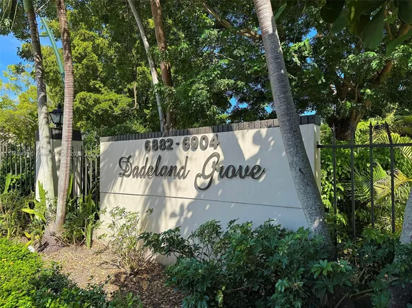 6886 N Kendall Dr APT D309, Pinecrest, FL 33156