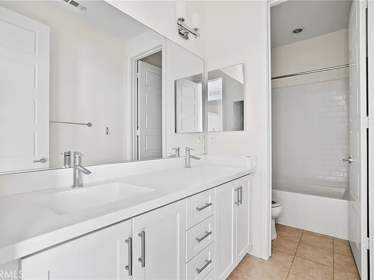 216 Finch — Photo 23