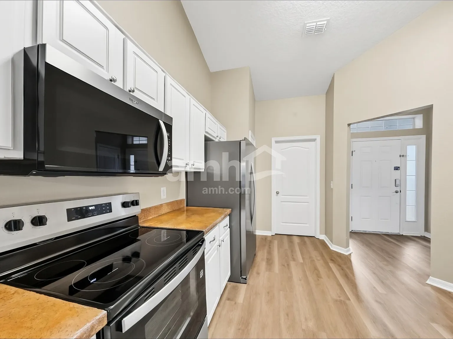 4 bed, 2.0 bath, 1760 sqft, $2,390 — Photo 4