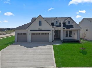 17302 Northview Dr, Urbandale, IA 50323
