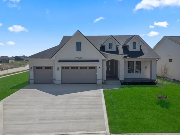 17302 Northview Dr, Urbandale, IA 50323