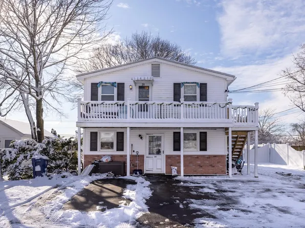 28 Thorwald Avenue, Hampton, NH 03842