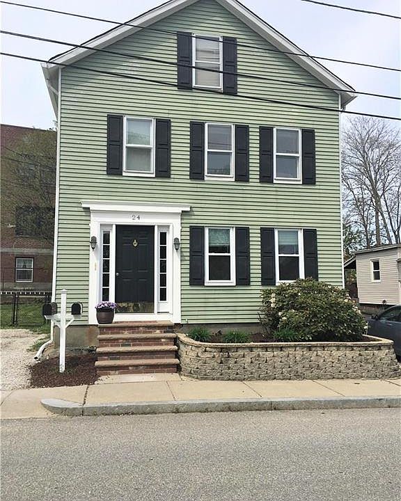 2nd image of 24 Barney St