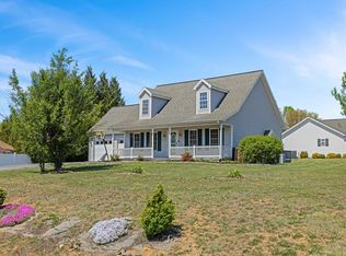 98 Woodside Dr, Waynesboro, VA 22980