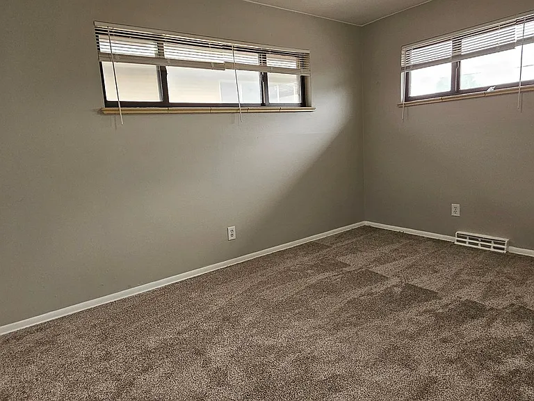 1136 Akron St — Photo 26