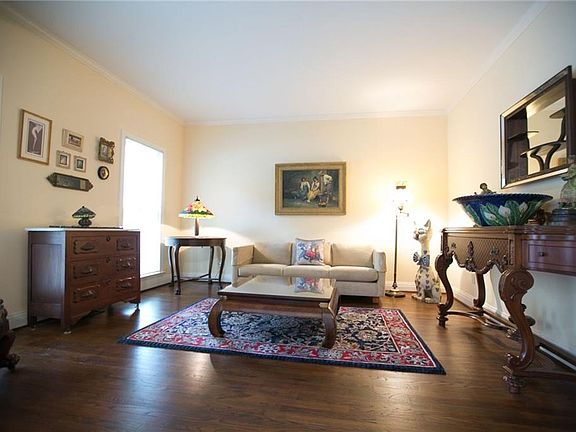 2nd image of 723 Burke Pl