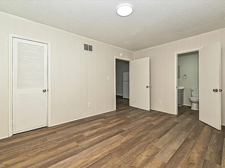 595 Betty St — Photo 9
