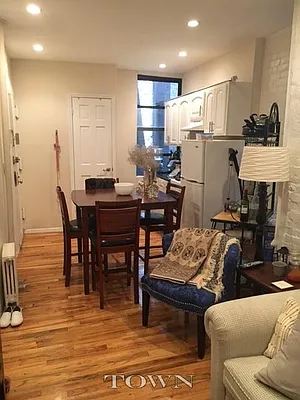 Rented by Town Residential | media 28