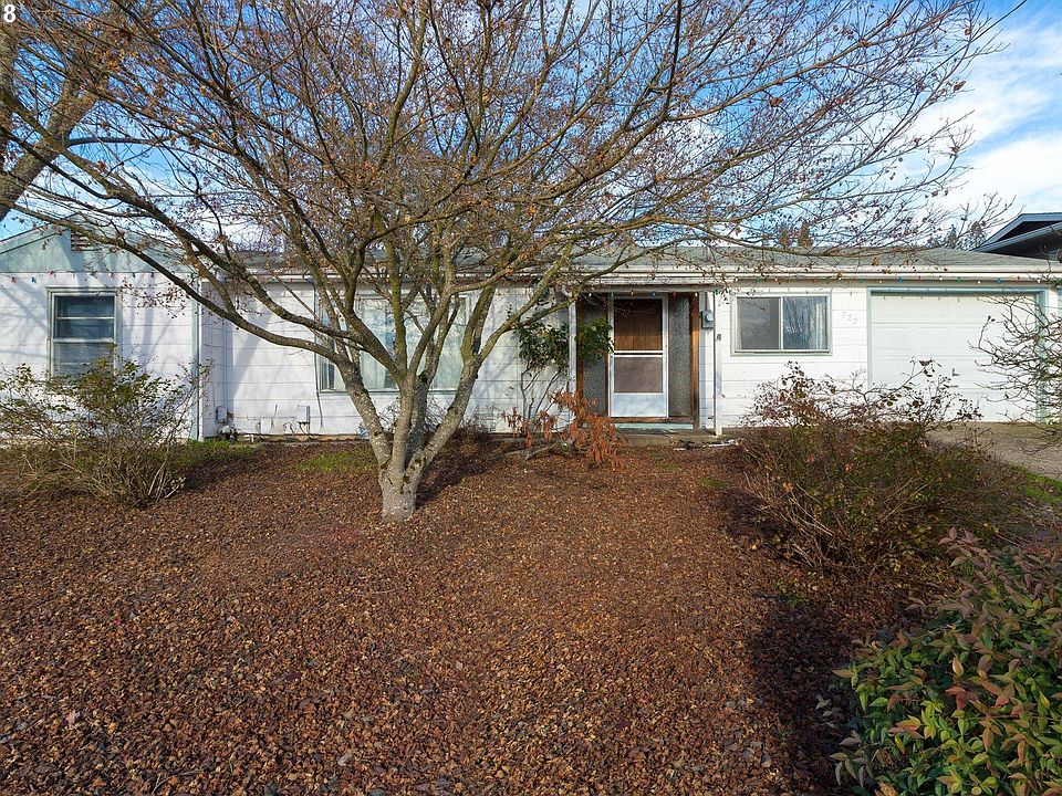 1st image of 722 NE Meadow Ave