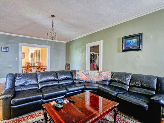 5th image of 215 Holston Ave