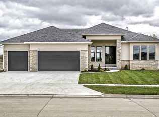 3031 South Creek Rd, Lincoln, NE 68516