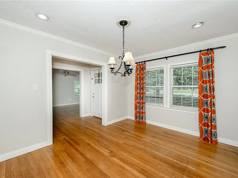 709 Inwood Dr — Photo 7