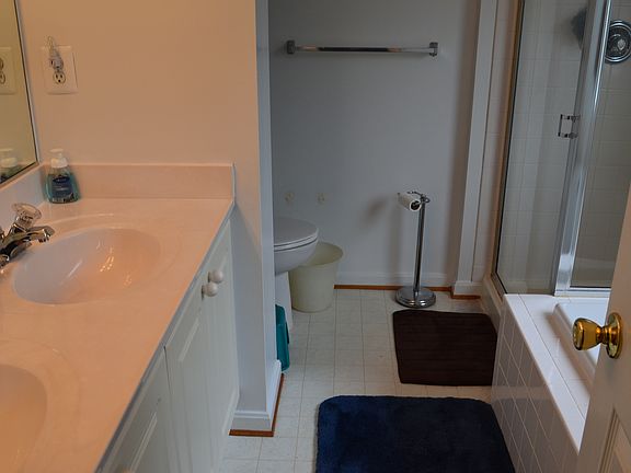 2nd image of 13 Woodmont Ct