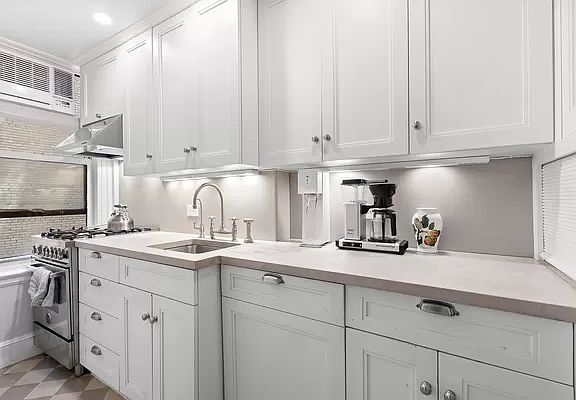 4th image of 12 E 97th St #2I