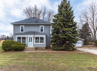 5307 Barnard Mill Rd, Ringwood, IL 60072