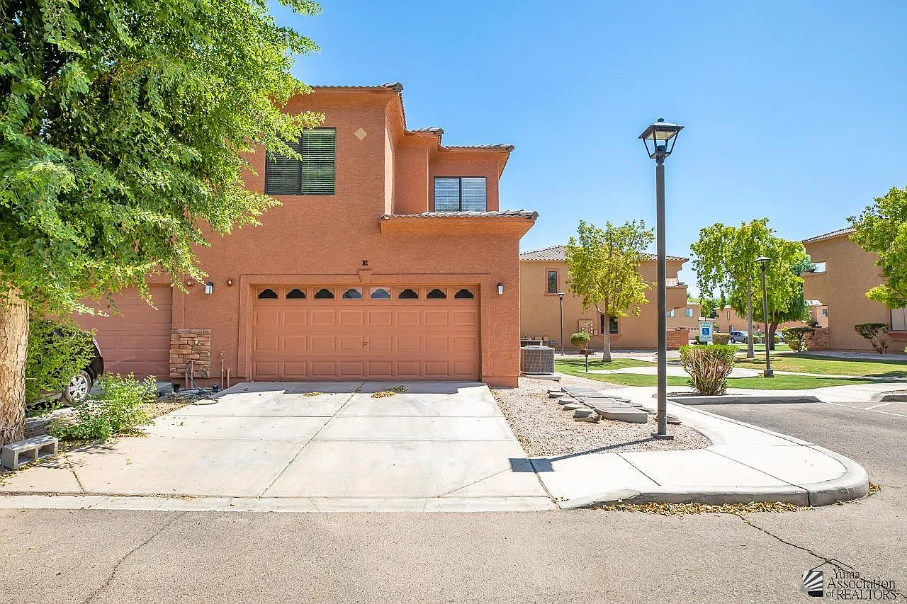 3 bed, 2.5 bath, 1472 sqft, $1,550 — Photo 4