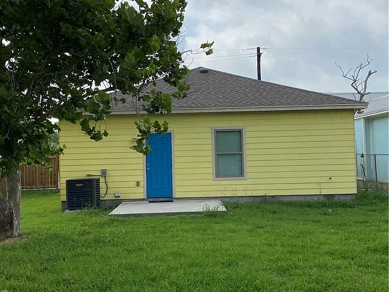 706 Military Dr — Photo 19