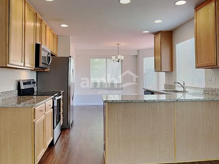 16322 E 104th Way — Photo 4
