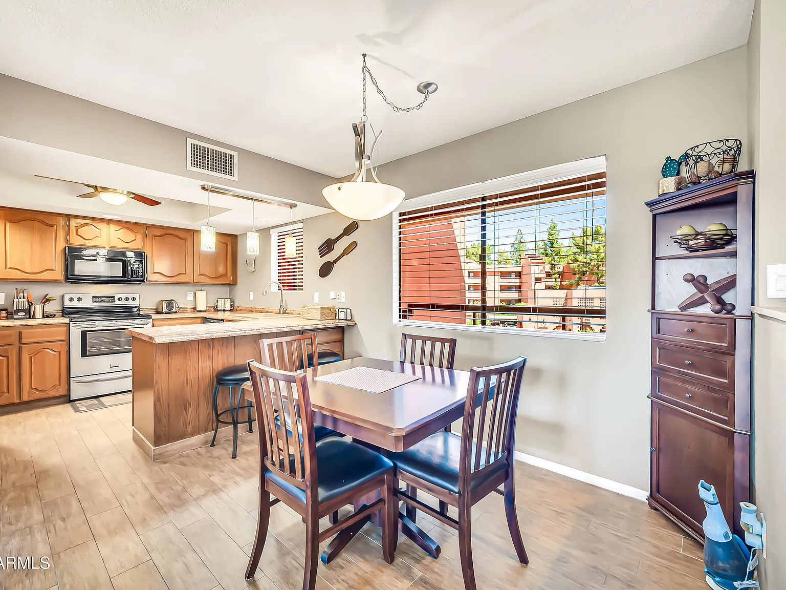 1 bed, 1.0 bath, 850 sqft, $1,800 — Photo 3