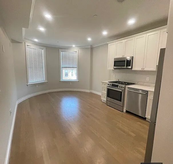 14 Mount Hood Rd #5 — Photo 3