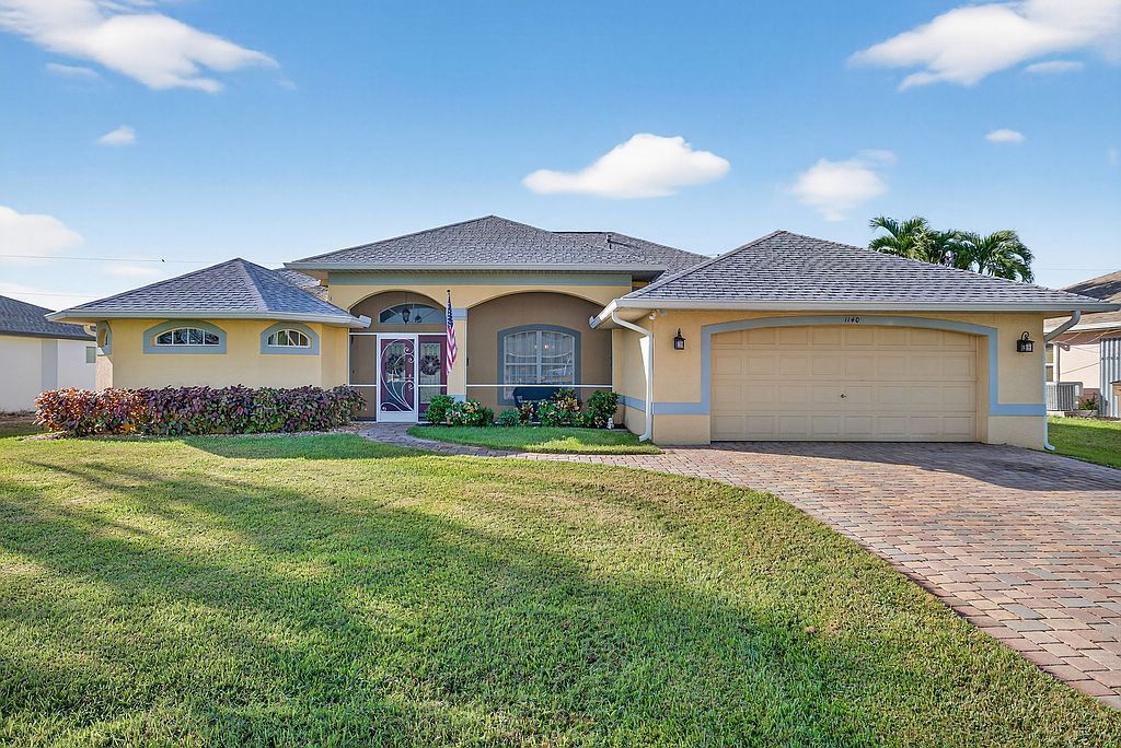 1140 SW 45th Ter - Property Image