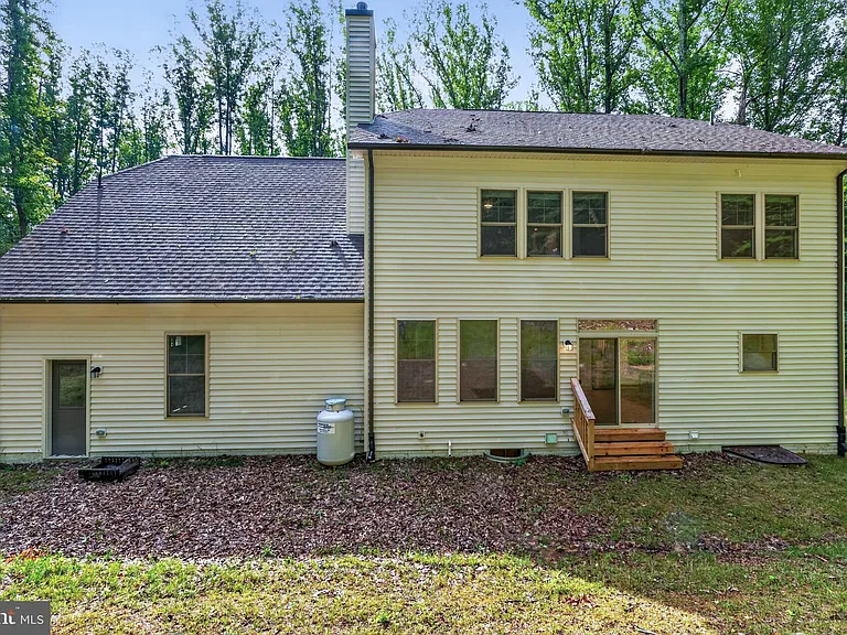 1490 Thurston Rd — Photo 5