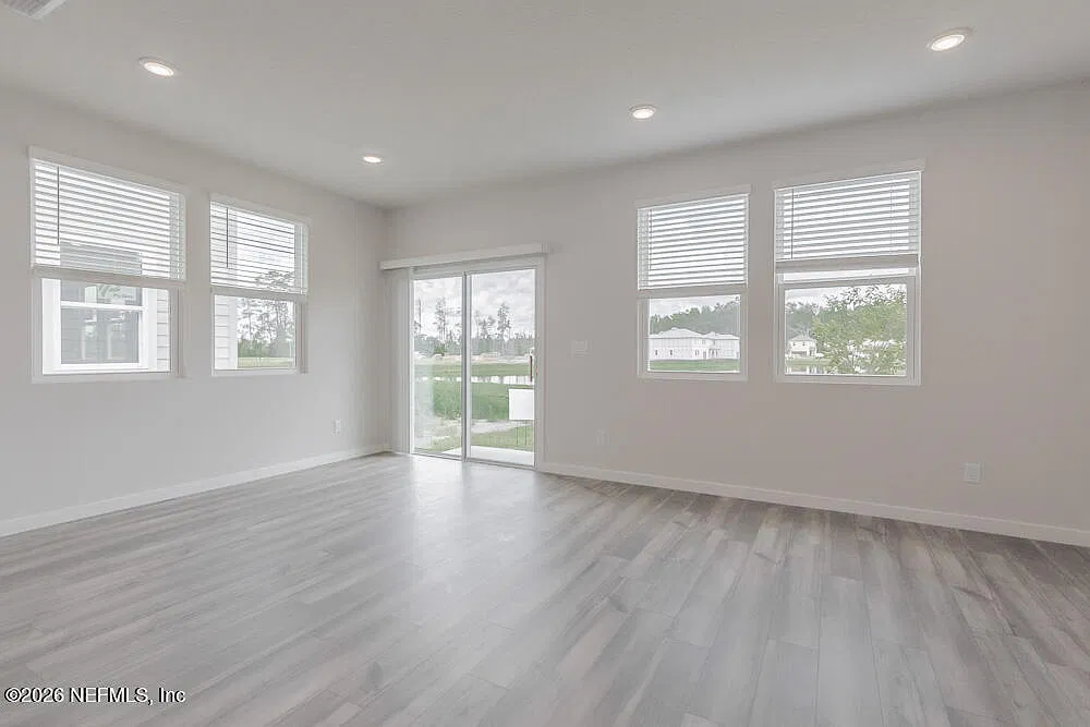 3 bed, 2.5 bath, 1556 sqft, $1,950 — Photo 4
