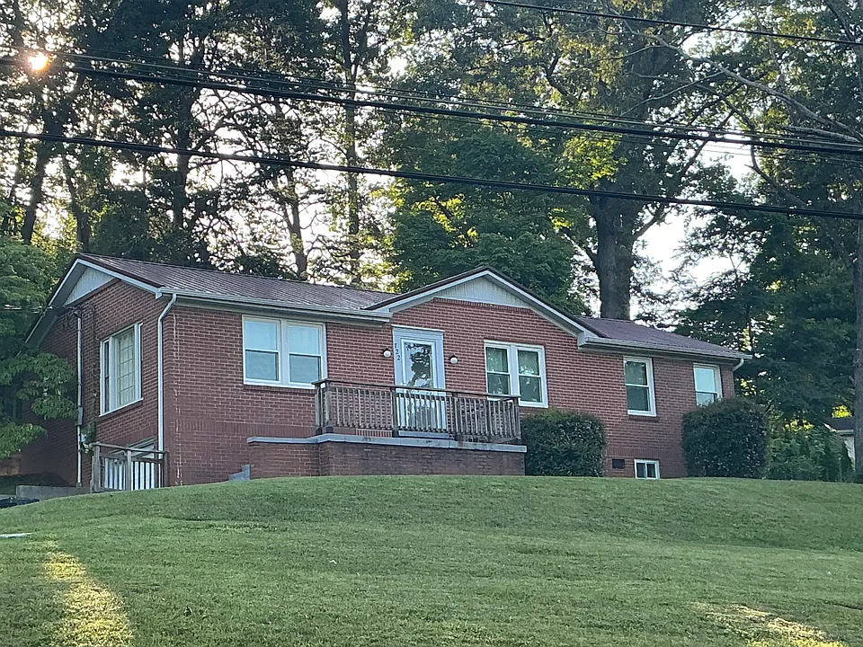 722 Forest Dr