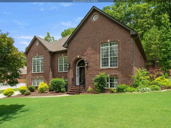 211 Weatherly Club Dr, Alabaster, AL 35007