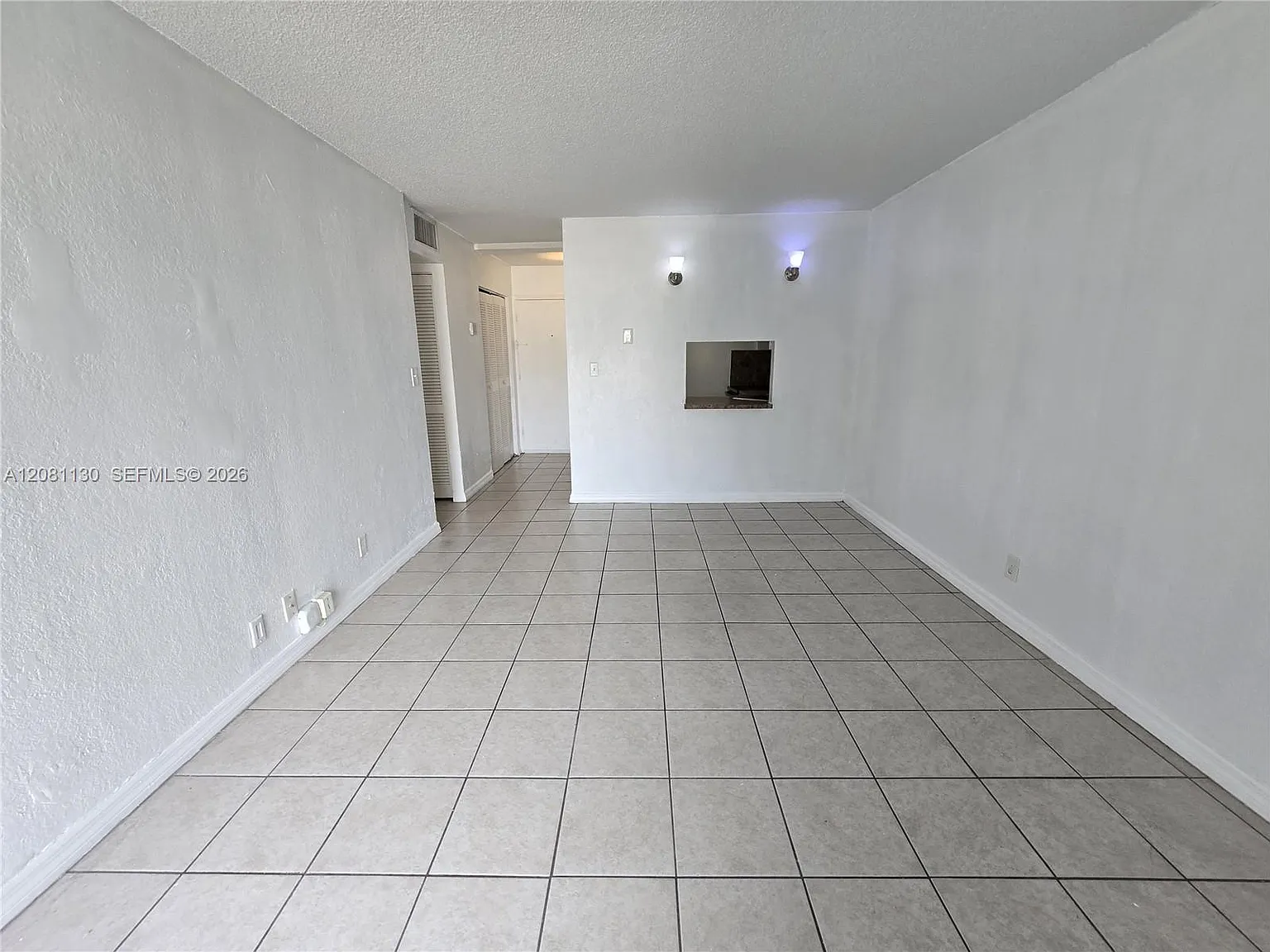 Yolanda Villas Condo — Photo 2