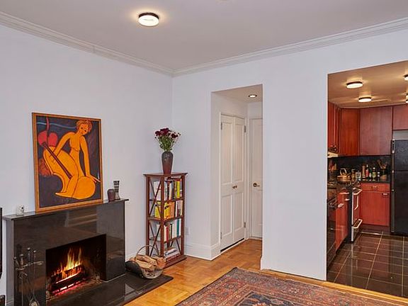 4th image of 130 W 80th St APT 1R