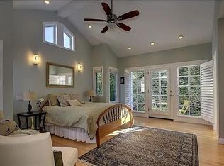 3064 Middlefield Rd, Palo Alto, CA 94306