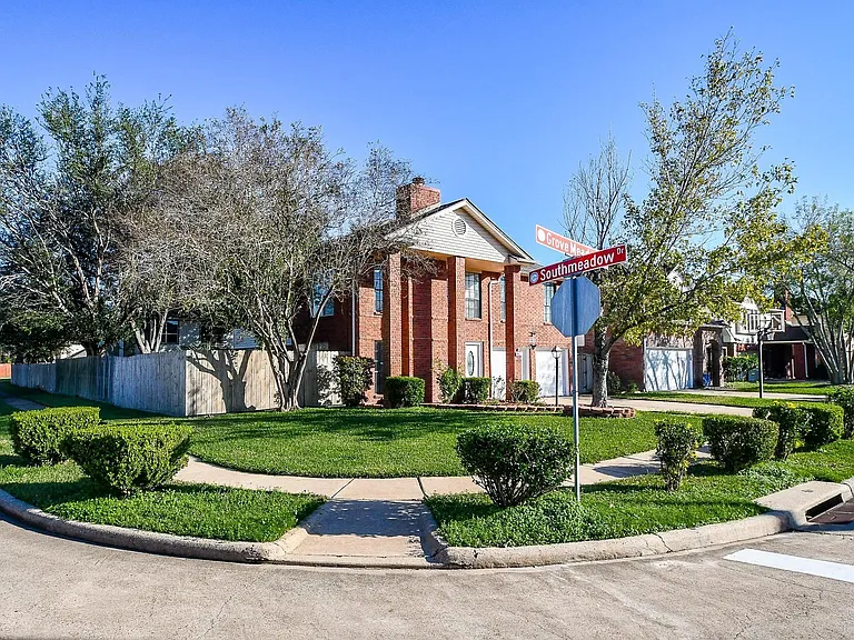 12311 Grove Meadow Dr — Photo 2