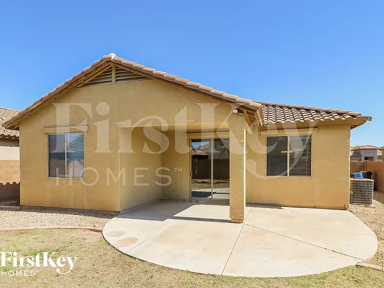 7708 S 68th Dr — Photo 14