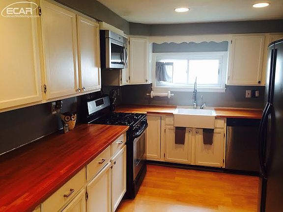 3rd image of 1117 W Boatfield Ave