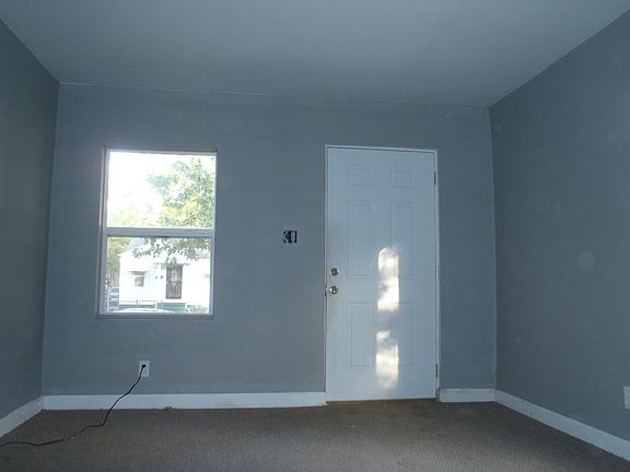 2nd image of 1824 Winfield Ave