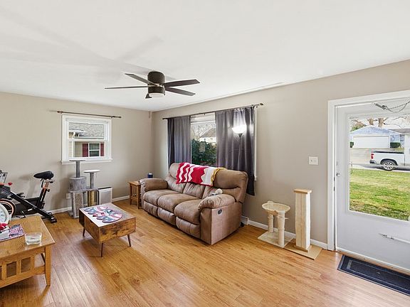 3rd image of 455 N 33rd St