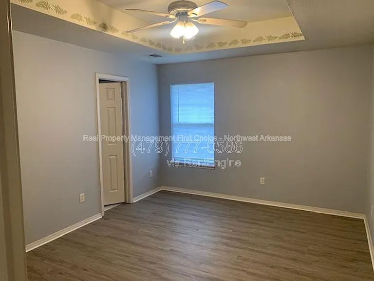 890 Sunflower St — Photo 8