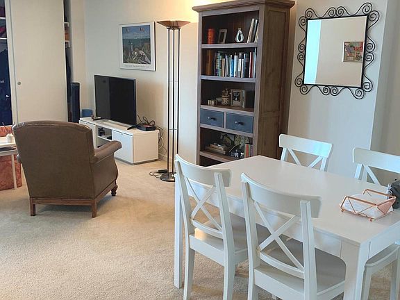 4th image of 604 S Washington Sq APT 2204