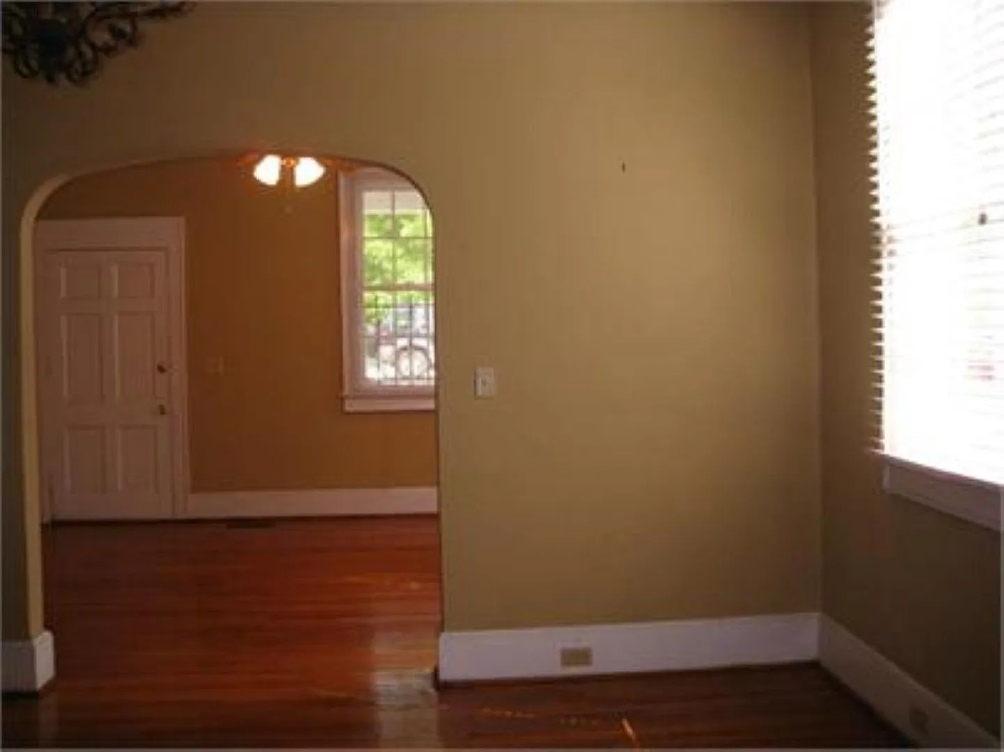 Charming Bungalow in the Heart of Five Points — Photo 4