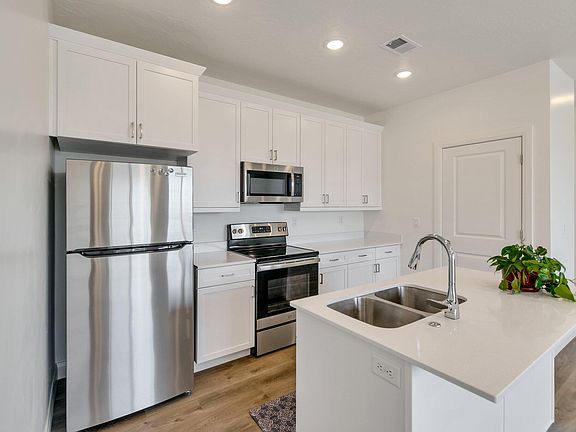 4th image of 5801 S Garnet Dr #8202