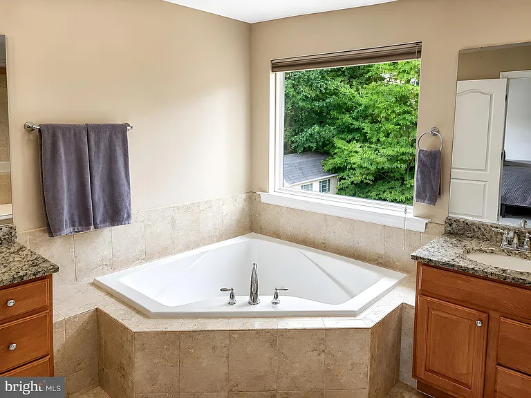 23017 Holloway Ct — Photo 42