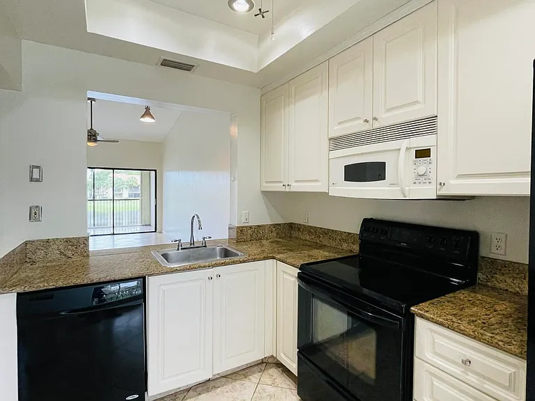 2297 SW 15th St #122 — Photo 9
