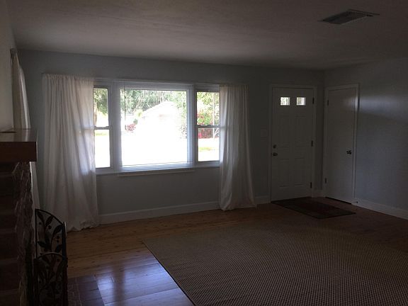 5th image of 860 Woodward Ave