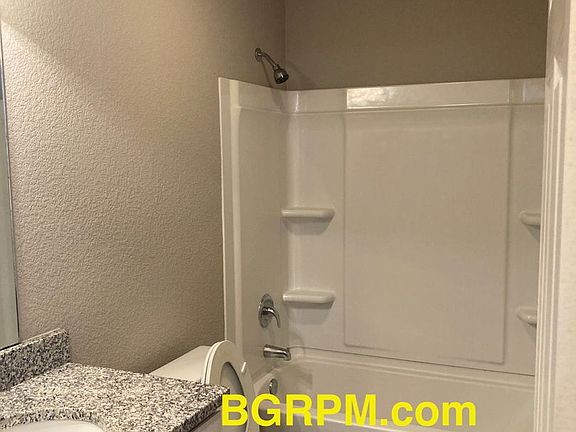 5th image of 2430 Canterbury Ln