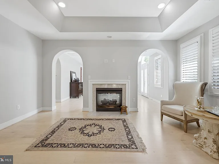 1231 Ingleside Ave — Photo 14