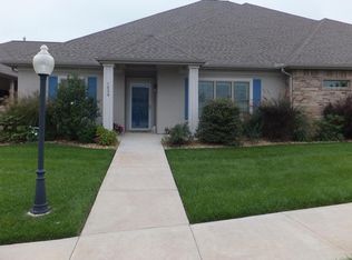 1434 Lark Ln, Carthage, MO 64836