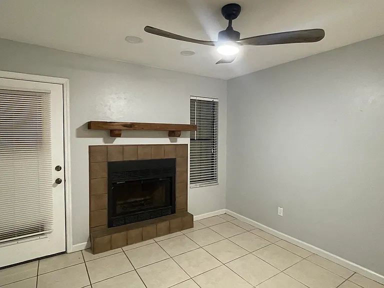 1104 Greentree Ct — Photo 8