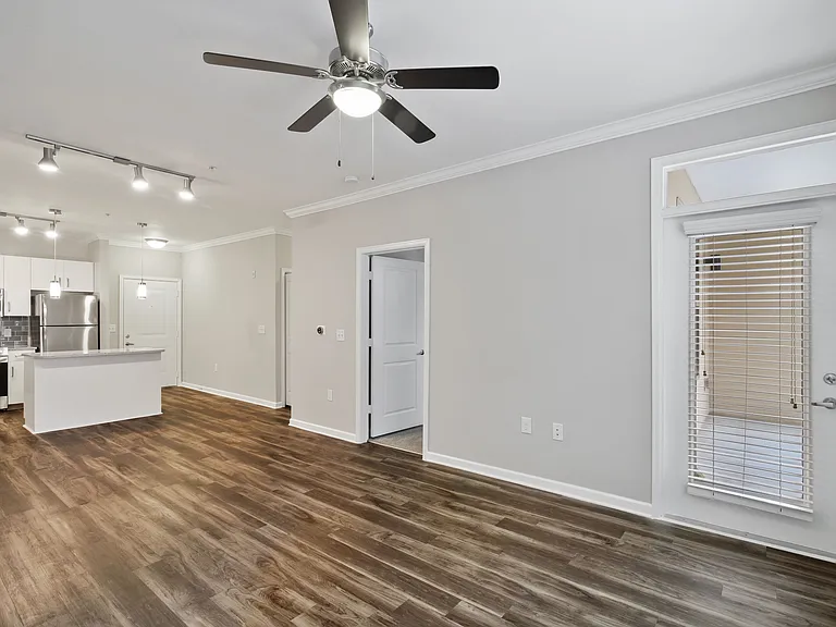 1105 Town Brookhaven Apartments — Photo 11