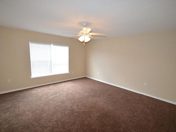 5th image of 3672 Queens Cove Blvd